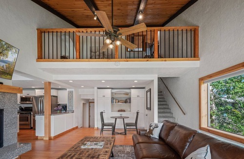 Sandpoint Condo | 5BR/3BA Lakeside Escape –Walkable to Downtown Sandpoint & Minutes to Schweitzer