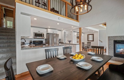 Sandpoint Condo | 5BR/3BA Lakeside Escape –Walkable to Downtown Sandpoint & Minutes to Schweitzer