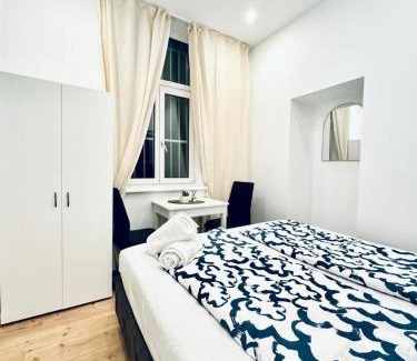 Liesing Apartment | 5BR Apartment Near Atzgersdorf Park, 11Min Walk