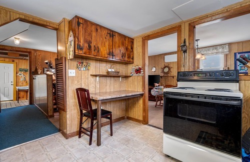 York Beach House | 5BR Beachfront Sleeps 15 w/BBQ!