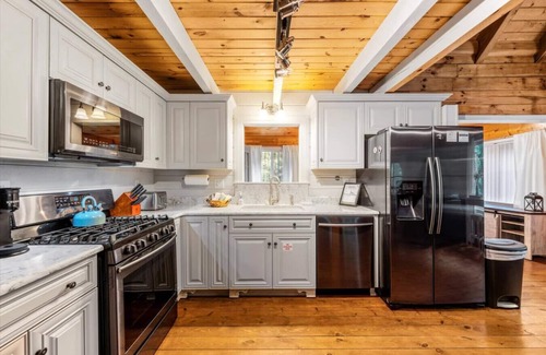 Cosby Cabin | 5BR Cabin w/Privacy! Hot Tub + Firepit/Yard*Arcade