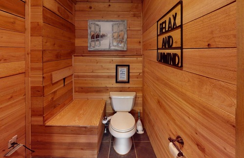 Woodstock House | 5BR Combo Stay | Hot Tub, Grill, Extended Stays