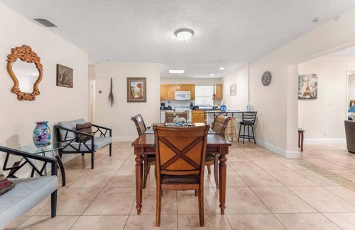 Highland Garden House | 5BR Family Oasis w/Pool, Near Beach & Downtown