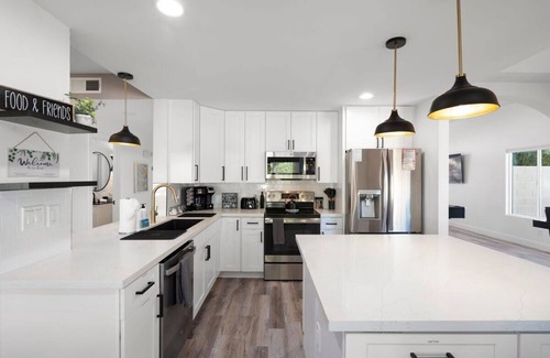 Chandler House | 5BR|Heated Pool|Pickleball| Ping Pong & Pool Table