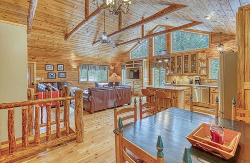 Whitefish House | 5BR House sleeps up to 14-Large yard, Grill, Firepit , Pets, near Glacier Park!