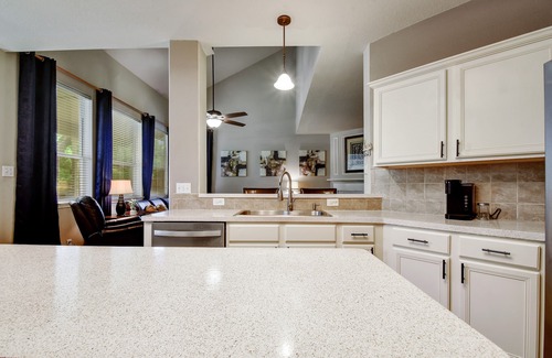 Schertz House | 5br; Near Sea World, Riverwalk, Alamodome, Canyon Lake, Lackland & Randolph AFB