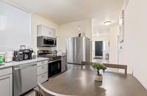 Wilmington House | 5BR Private House for long stays