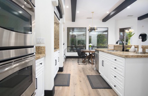 Rancho Santana Villa | 5BR Resort Style Entertainer with Pool, Spa, BBQ