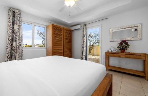 Esmeralda Villa | 5BR Villa Vista with Exclusive Pool by Bocobay