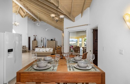 Esmeralda Villa | 5BR Villa Vista with Exclusive Pool by Bocobay