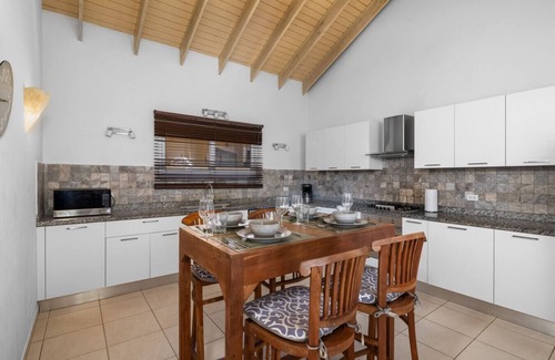 Esmeralda Villa | 5BR Villa Vista with Exclusive Pool by Bocobay