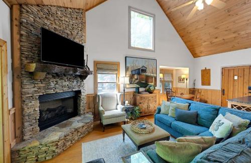 McCaysville House | 5br Waterfront Creek Home Hot Tub & Views