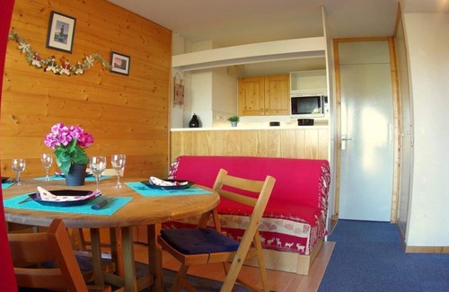 Les Avanchers-Valmorel Apartment | 5m from ski slopes, 4th floor, terrace, tv, ski locker, 24m², Valmorel