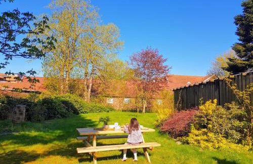 Billund Apartment | 5min walk to LEGO House - two bedrooms on Loft floor with Balcony * with garden