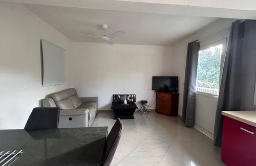 Trois-Rivieres Apartment | 5mm from Grand Anse Trois-Rivieres beach, sea views, T2 apartment