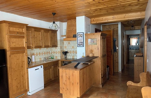Bonneval-sur-Arc Apartment | 6-7 BED APARTMENT NEAR SHOPS AND SKI SLOPES IN BONNEVAL SUR ARC