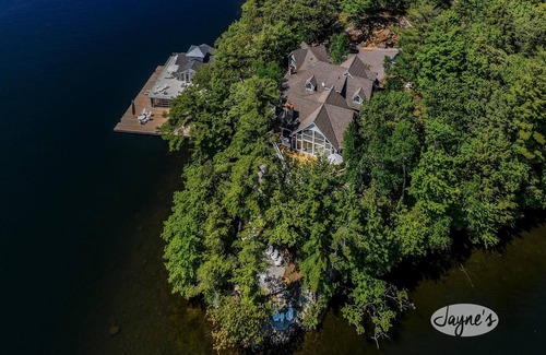 Minett Cottage | 6 bed 8 bath cottage on Lake Rosseau
