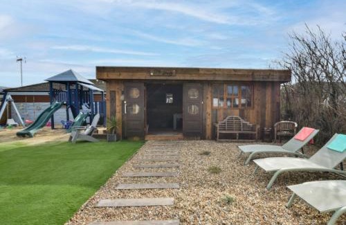 Camber House | 6 Bed in Camber 89037