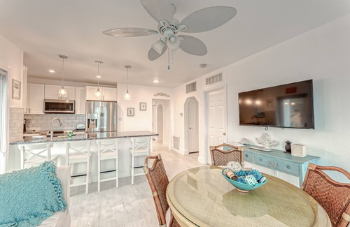 Hollywood Lakes House | 6 Bedroom, 4 Bath, Free Parking! BEACHFRONT Home! Sleeps 12!