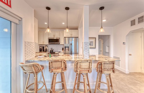 Hollywood Lakes House | 6 Bedroom, 4 Bath, Free Parking! BEACHFRONT Home! Sleeps 12!