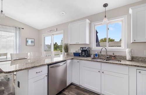 Eastward Look House | 6 Bedroom, A/C, Walk to Beach, Recently Updated