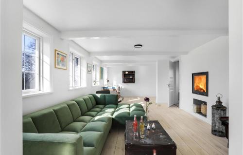 Arnager House | 6 Bedroom Cozy Home In Rønne