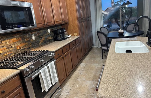 Surprise House | 6 bedroom family house with Private pool minutes from spring training facilities