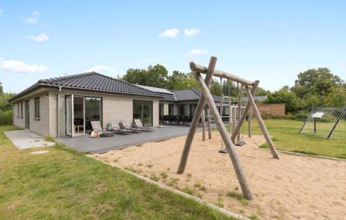 Bønnerup Strand House | 6 Bedroom Nice Home In Glesborg