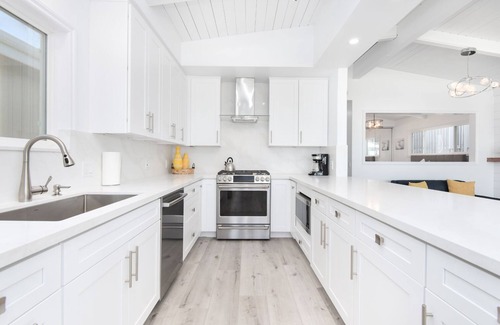 Santa Ana Heights House | 6 Bedroom Remodeled Home on the Oceanfront