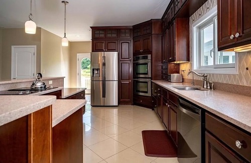 Groton House | 6-bedroom vacation home 20 minutes from Cornell University