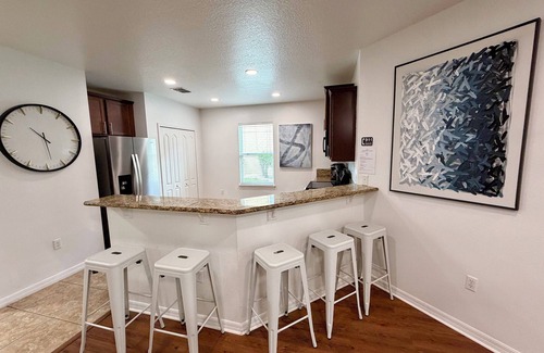 West Kissimmee House | 6 BEDROOM VILLA with Theater Room, POOL & HOT TUB by DISNEY WORLD!