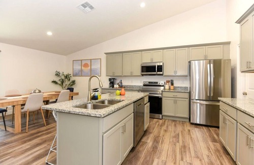 Daytona Beach House | 6 Bedrooms | OCEAN VIEWS! | Game Room, Parking, AC