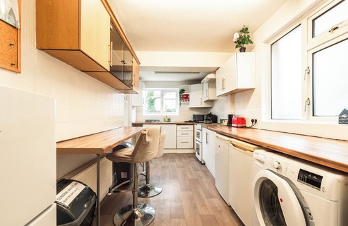 Southampton House | 6 beds in 4 bedrooms house