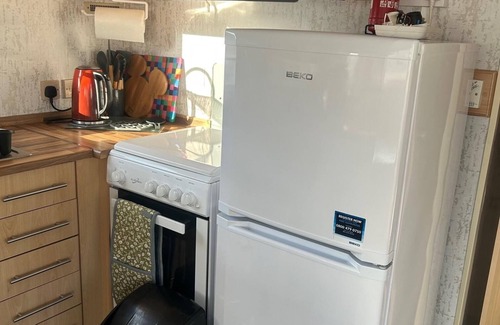 Heacham House | 6 berth caravan for hire by the beach in Heacham, Norfolk ref 21038C