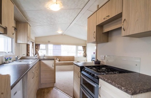 Hopton House | 6 berth dog friendly caravan at Broadland Sands Holiday Park ref 20267BS