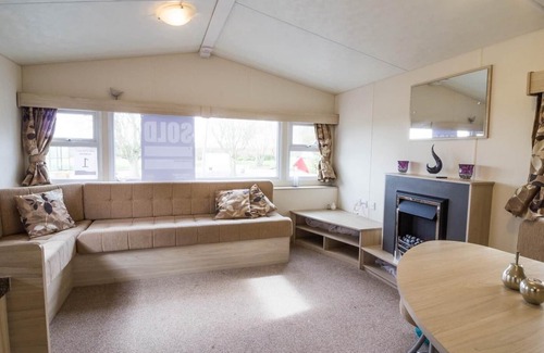 Hopton House | 6 berth dog friendly caravan at Broadland Sands Holiday Park ref 20267BS