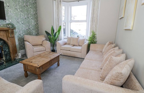Colwyn Bay Cottage | 6 CANNING ROAD, pet friendly, country holiday cottage in Colwyn Bay