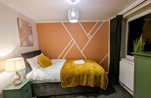 Huntingdon House | 6 Guests * 4 Bedroom * Free Wi-Fi *Huntingdon