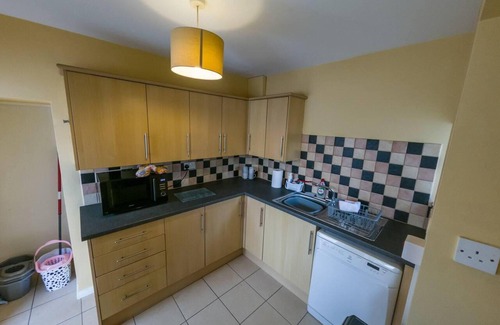 Porthcawl Apartment | 6 Guests-free Public Parking-5 Min to Beach