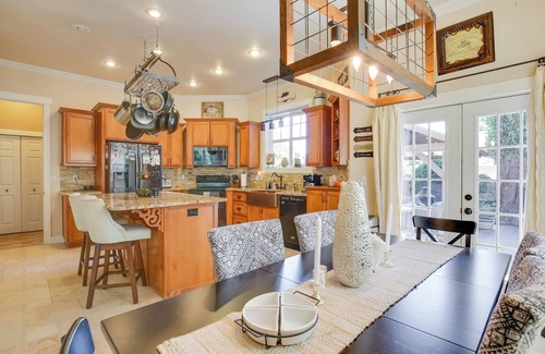 Eugene House | 6 Mi to Autzen Stadium: Family Home w/Hot Tub!