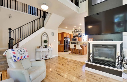 Eugene House | 6 Mi to Autzen Stadium: Family Home w/Hot Tub!