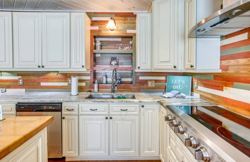 Myrtle Beach House | 6 Mi to Boardwalk: Myrtle Beach Golfer's Retreat!