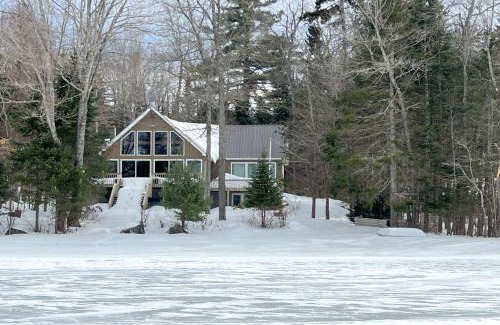 Speculator House | 6 Mi to Ski Slopes Oak View Lakefront Home!
