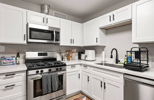 Maryvale House | 6 Miles From Downtown Phoenix- A