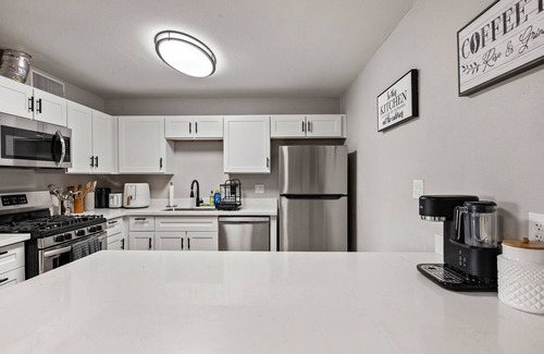 Maryvale House | 6 Miles From Downtown Phoenix- A