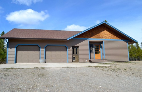 Coram House | 6 miles from Glacier National Park! Private quiet home on 5 acres. 3 BDR/2.5 BA