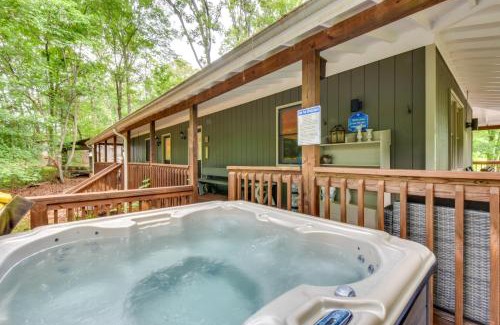Clarkesville House | 6 Miles to Helen Cabin with Hot Tub and Views!