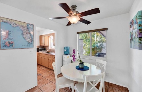 Lauderdale-by-the-Sea Villa | 6 min walk to the beach and shopping. Private backyard!