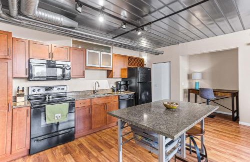 Old West Side Apartment | 6 Modern Apts - 12 Beds w Parking - Near Kerrytown