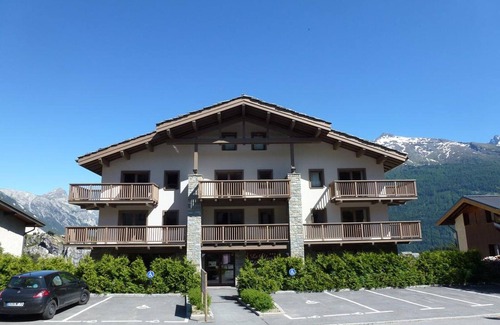 Aussois Apartment | 6-person apartment with Wifi and mountain view